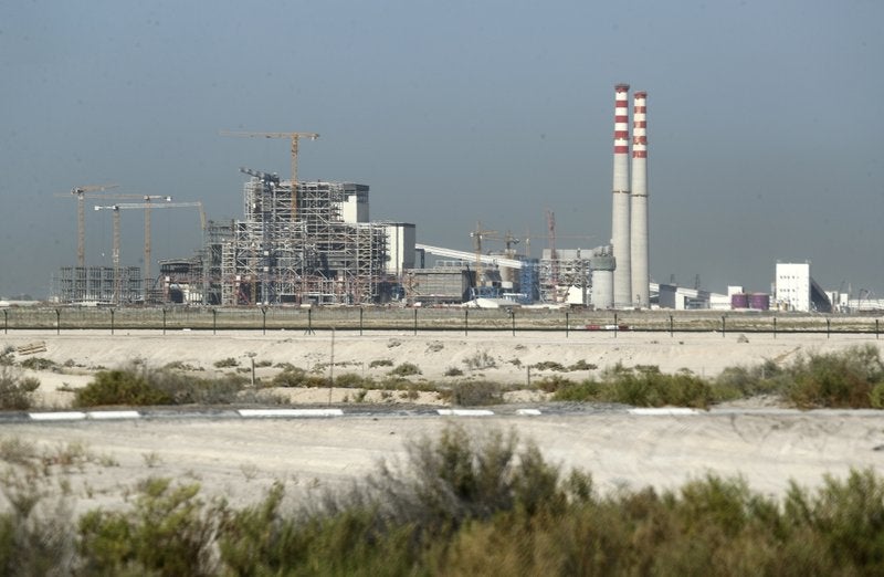 Planta de carbón Hassyan que está siendo construida en Dubái.