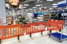 Gobierno galés reconsidera prohibición de artículos ‘no esenciales’