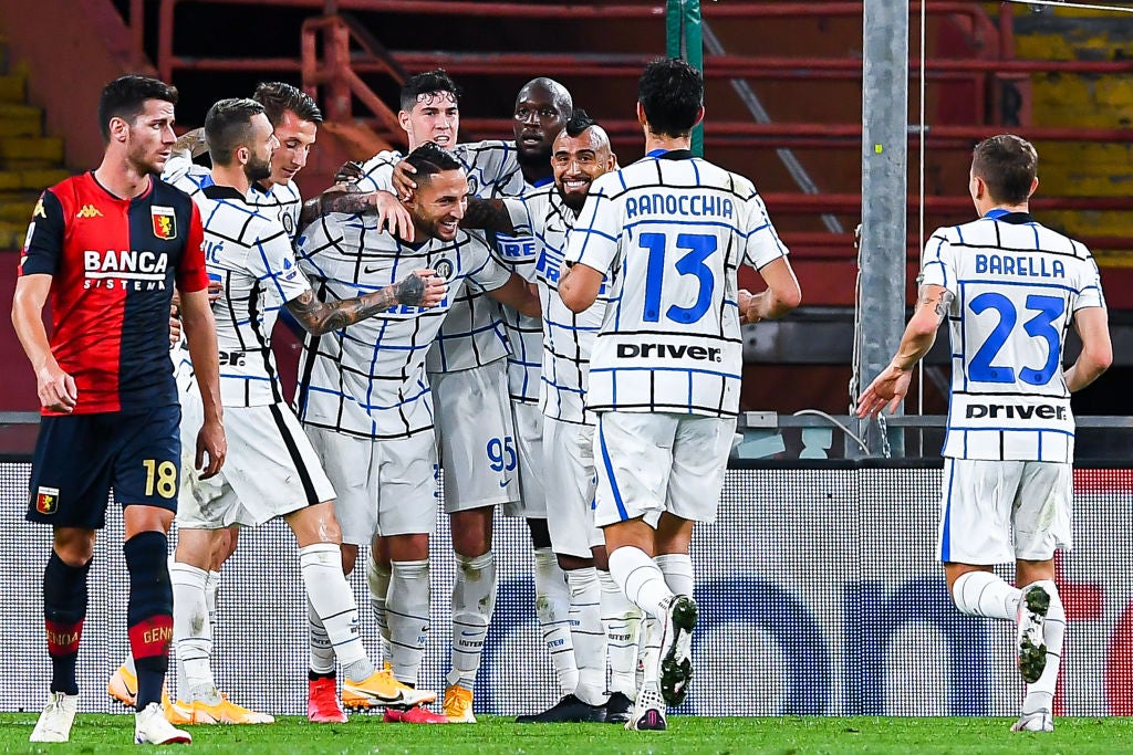 Inter se acercó a dos puntos de Milán, líder de la clasificación