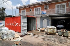 ¡Insólito! Trabajadores hallan cadáveres de inmigrantes en contenedor