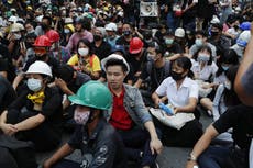 Tailandia busca ‘equilibrio’ en medio de protestas