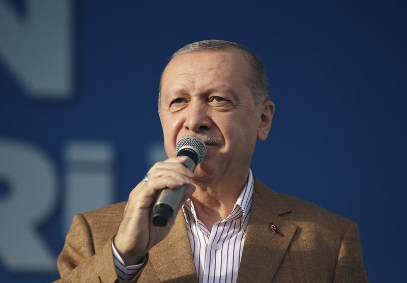 El presidente turco Recep Tayyip Erdogan se dirige a los miembros del partido gobernante en la ciudad oriental de Malatya