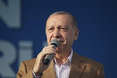Presidente de Turquía reta a Estados Unidos a imponerle sanciones