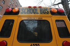 Tennessee: Accidente de autobús escolar deja 2 muertos y otros heridos