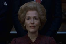 The Crown: Gillian Anderson luce en su papel de Margaret Thatcher