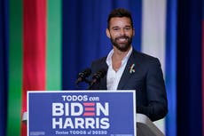 Ricky Martin respalda a Joe Biden y dice que los latinos que apoyan a Trump ‘dan miedo’