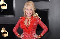Dolly Parton aborda teoría que dice que su esposo es imaginario
