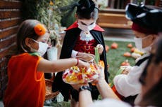 ¿Se podrá salir a pedir dulces este año en Estados Unidos?