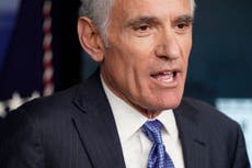 Asesor de Trump pide “reaccionar” contra medidas para frenar contagios