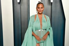 Chrissy Teigen agradece a amigos por donar sangre en honor a su hijo