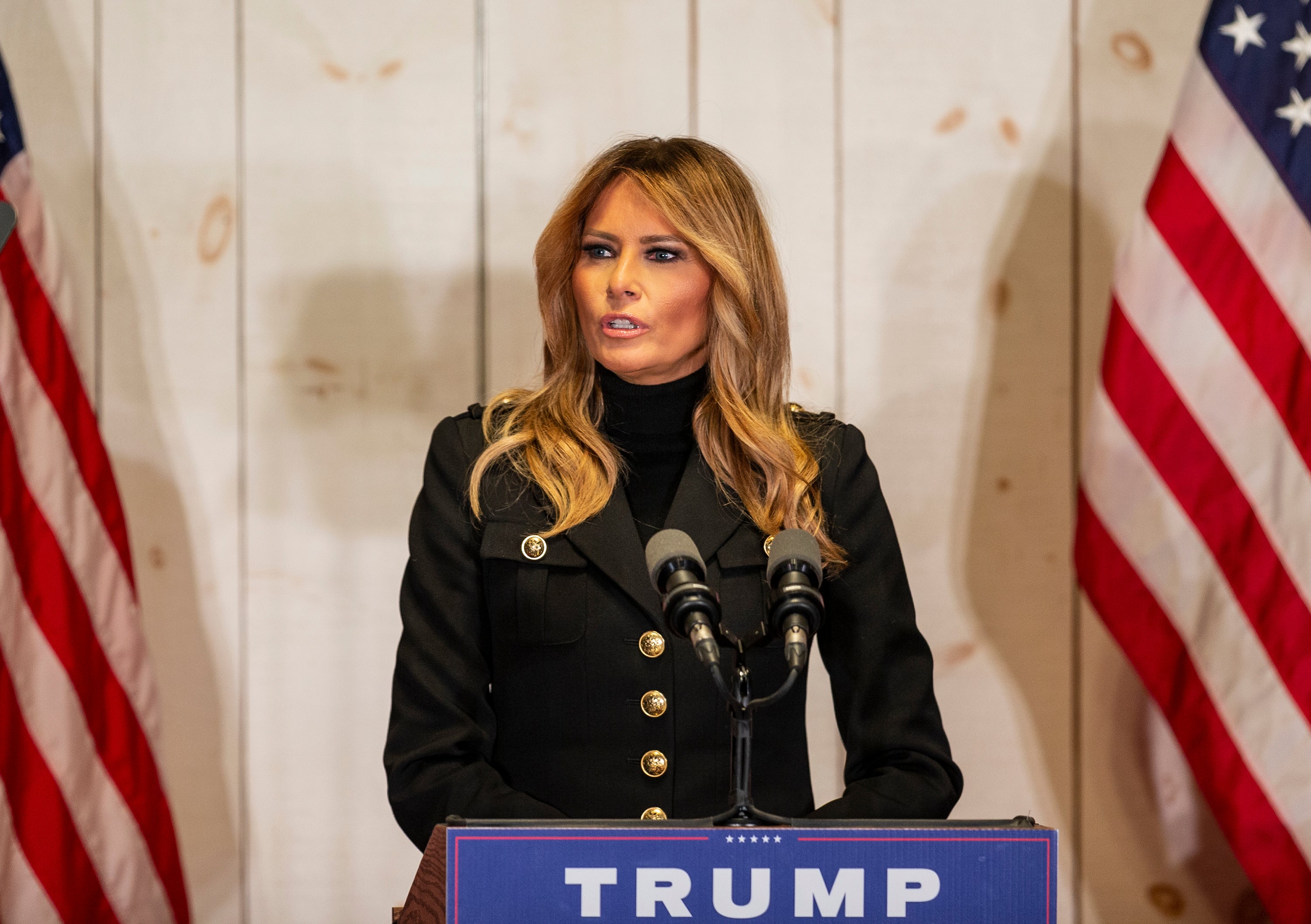 Según los informes, Melania Trump estaba inquieta con las actitudes del personal de la Casa Blanca con respecto a las mascarillas y otras medidas de salud pública de Covid-19.