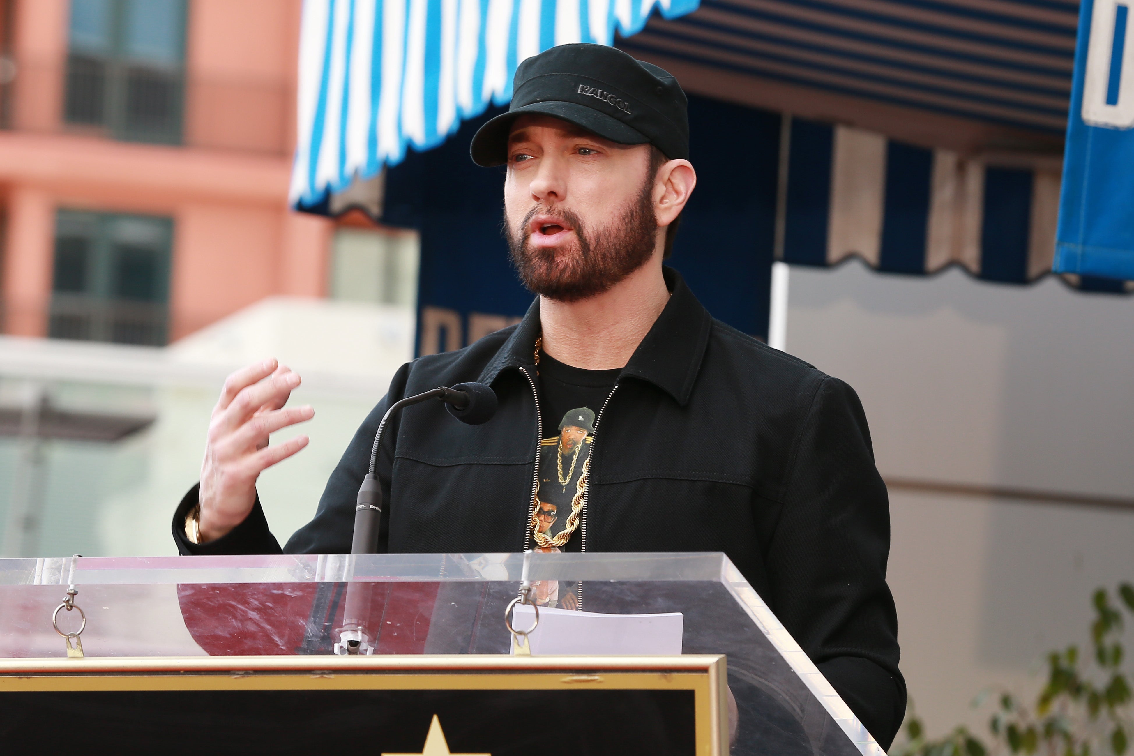Esta es la primera vez que Eminem cede una canción a una campaña política