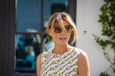 Critican a Melania Trump por no usar una mascarilla al votar