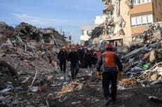 Se eleva a 116 el número de muertos por terremoto en Turquía