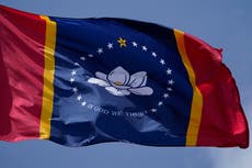 La nueva bandera de Mississippi comienza a ondear después de las elecciones