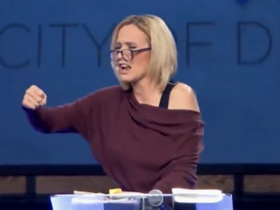 Paula White, la asesora espiritual de Trump que se hizo viral