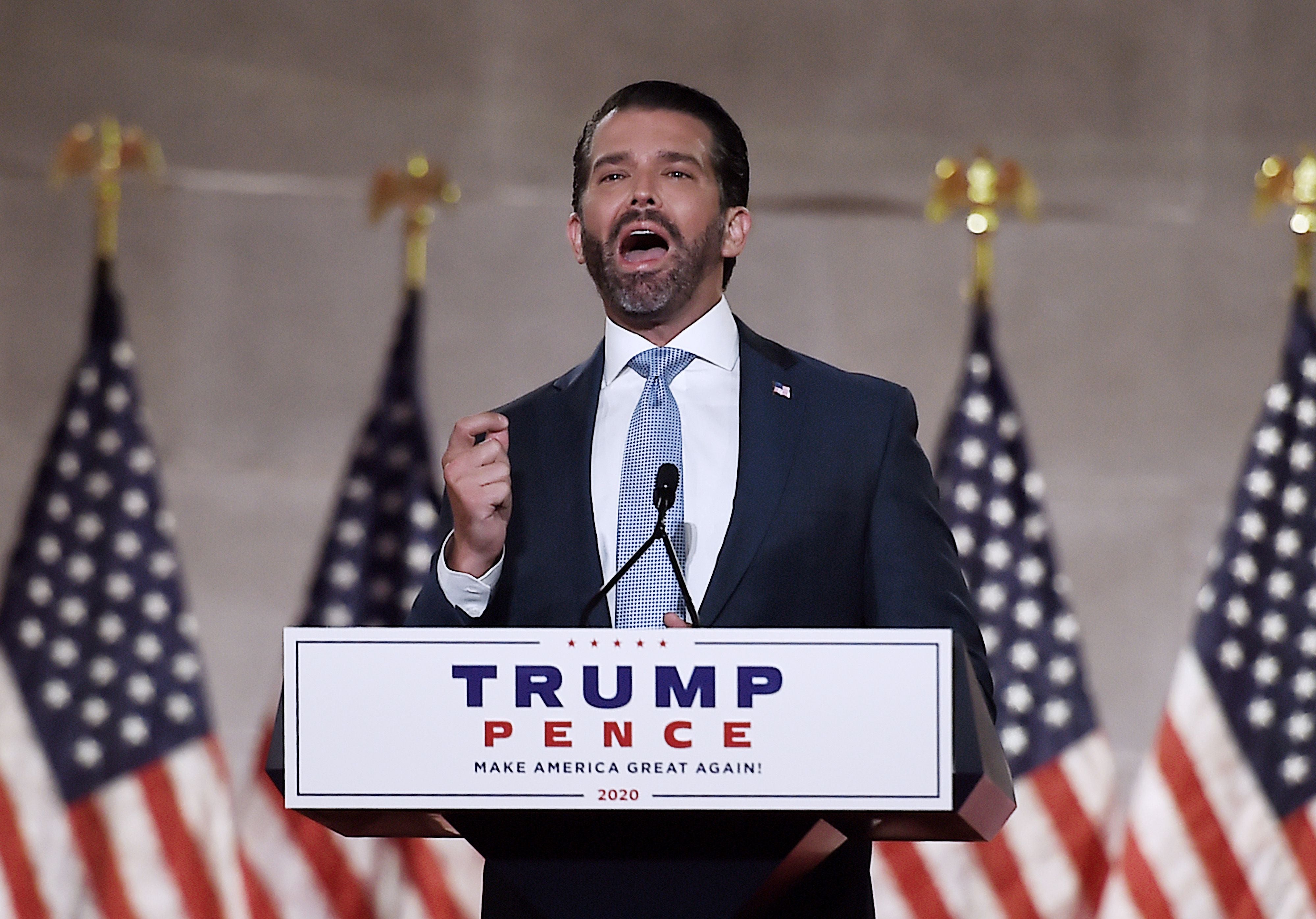 Covid: Hijo de Donald Trump explota por anuncio de la vacuna de Pfizer