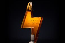 El tequila Tesla de Elon Musk se agota a horas de salir a la venta