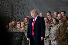 Familia militar enfurece ante acusaciones de la campaña de Trump