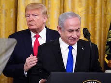 Netanyahu felicita a Biden, pero mantiene foto con Trump en Twitter