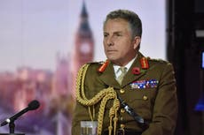 Robots soldados constituirían cuarta parte del ejército británico en 2030, señala jefe militar de Reino Unido