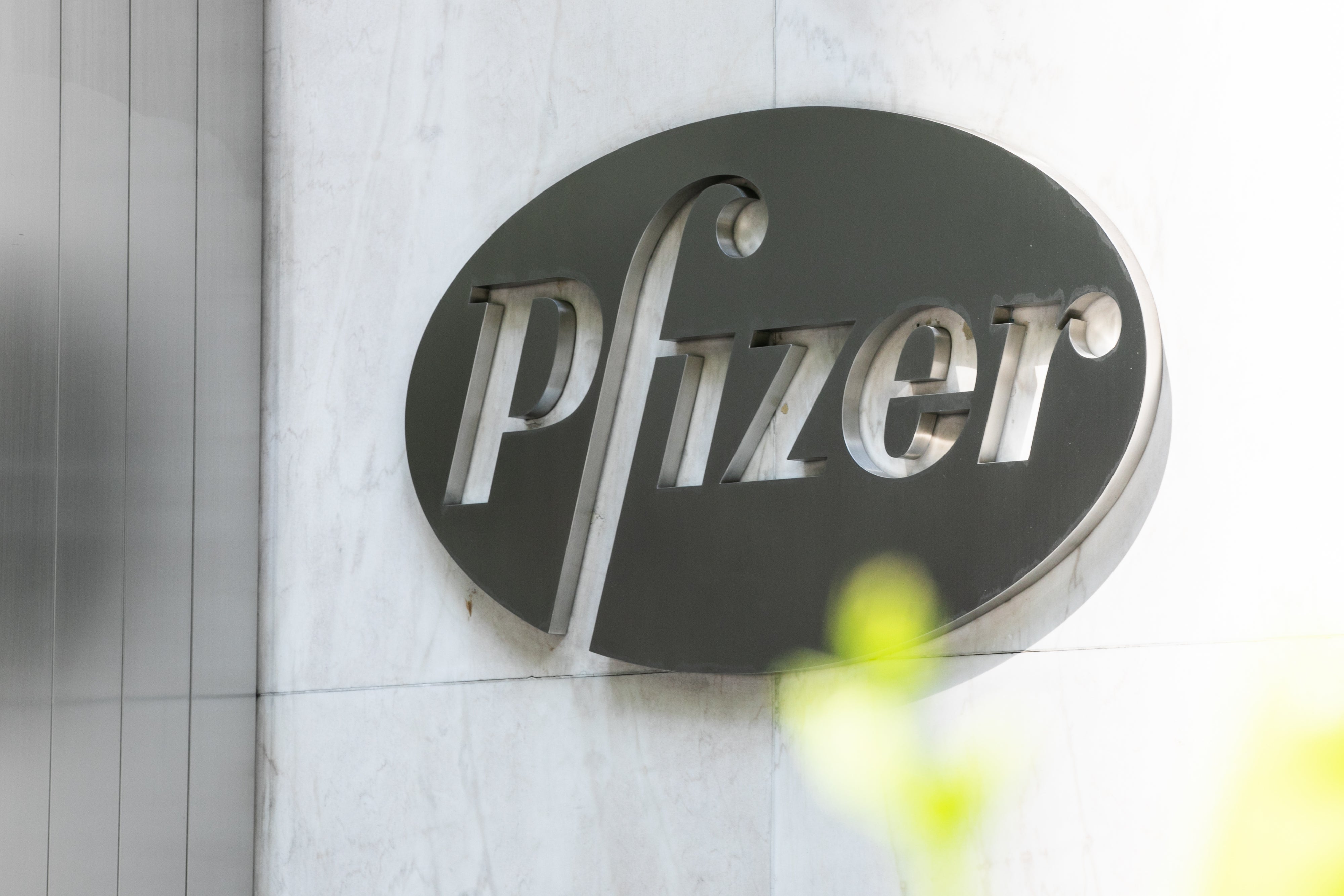 Covid: Vacuna de Moderna tendría el mismo resultado que Pfizer