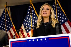Fox News interrumpe conferencia de prensa de Kayleigh McEnany