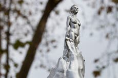 Escultura de Mary Wollstonecraft genera violenta reacción en redes