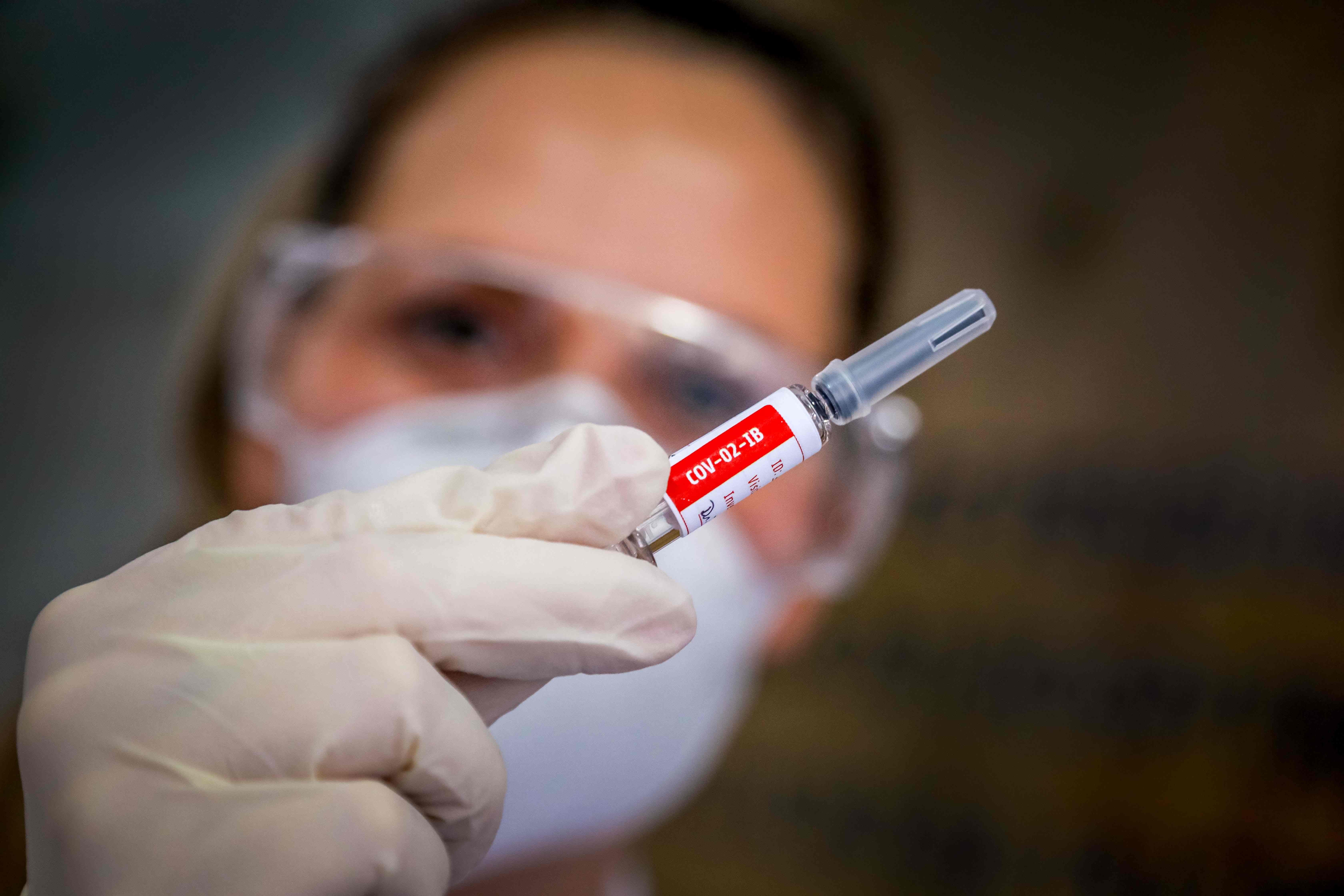 La vacuna de BioNTech y Pfizer demostró ser eficaz en 90% contra el virus SARS-CoV-2
