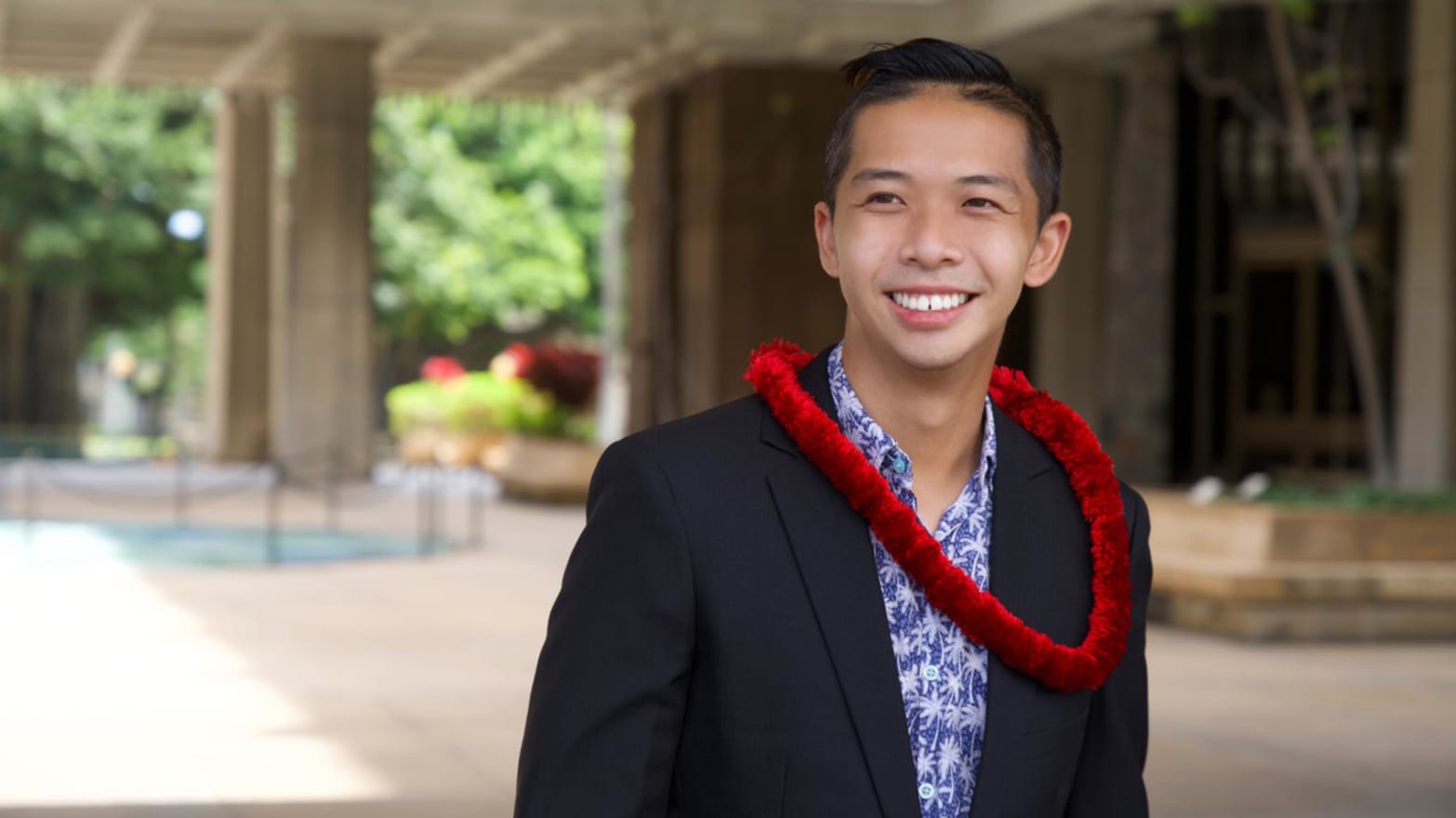 Demócrata derrota al líder de Proud Boys y gana un asiento en la Cámara de Representantes de Hawái