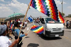 Evo Morales realiza una caravana en medio de protestas y festejos