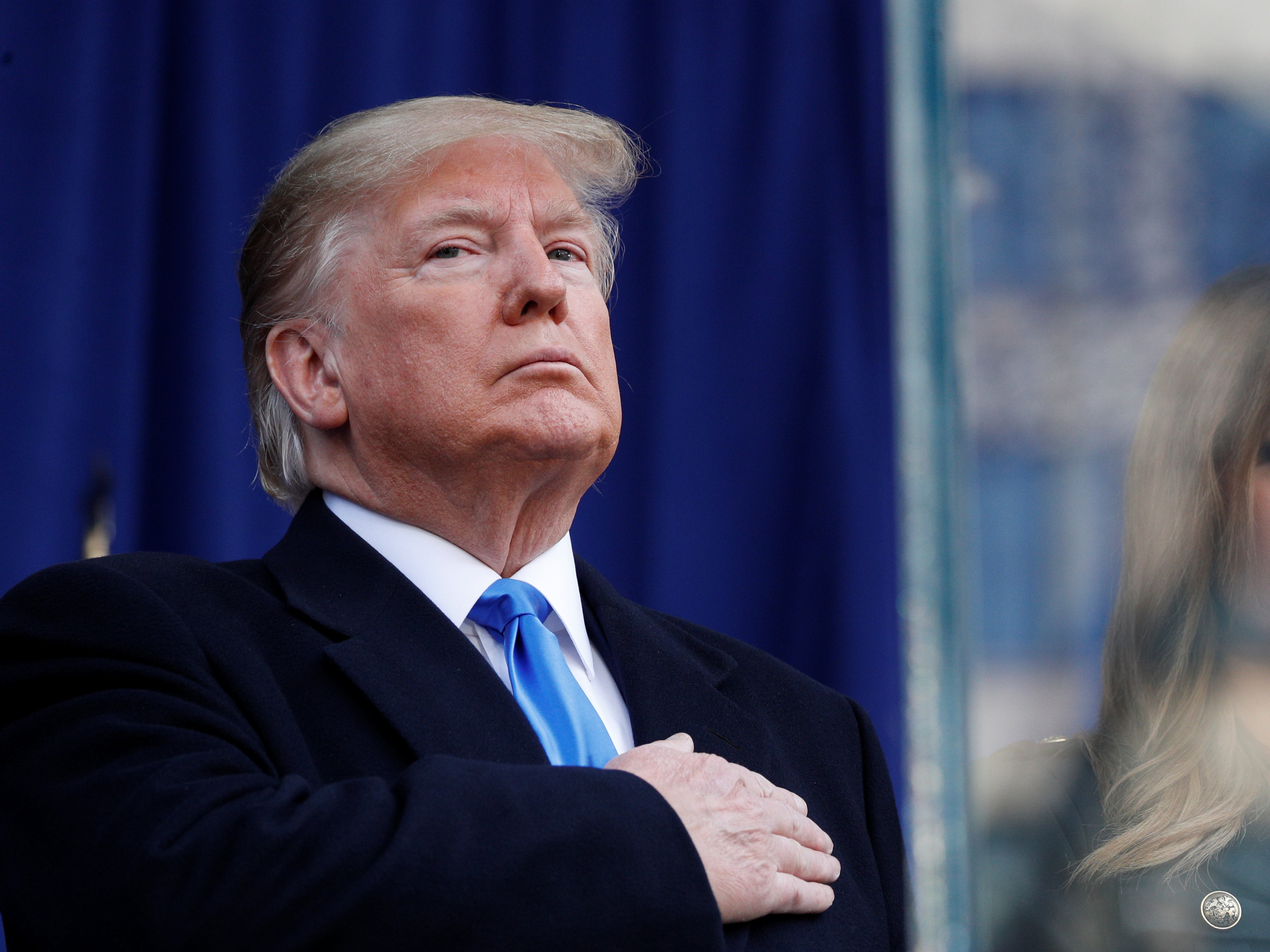 El presidente Donald Trump y la primera dama Melania Trump asisten al desfile del Día de los Veteranos en Nueva York el 11 de noviembre de 2019