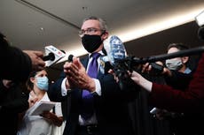 Trump ataca al funcionario electoral al que había elogiado antes