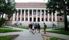 Estudiantes piden a Harvard no contratar funcionarios de Trump