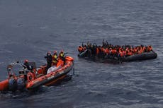 Bebé de 6 meses entre los muertos del naufragio de migrantes en libia