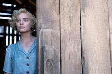 Acostumbrados a su belleza y gran talento, Margot Robbie destaca nuevamente en ‘Dreamland’, aquí la reseña