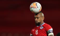 Con doblete de Vidal, Chile vence a Perú y revive
