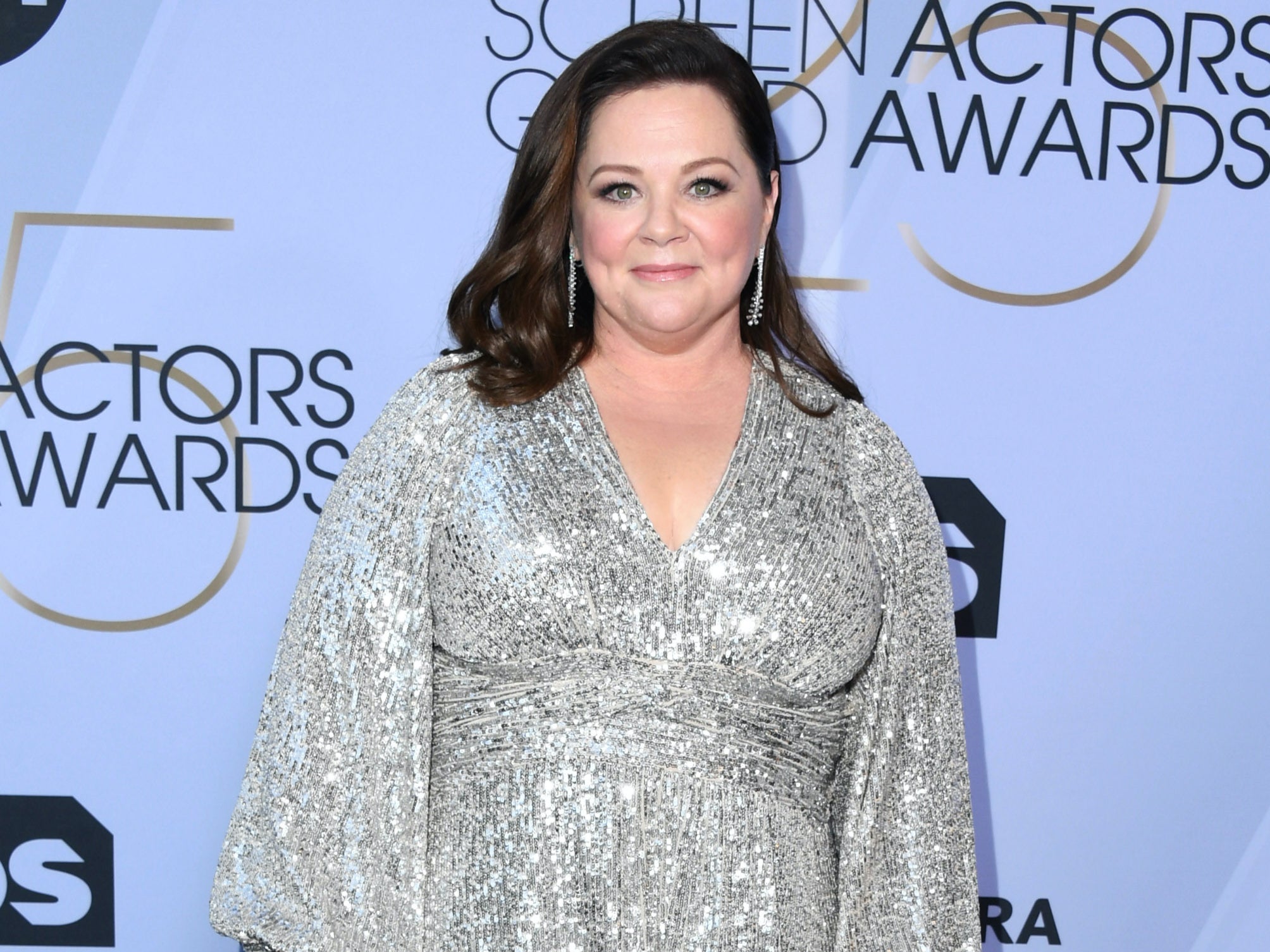 Melissa McCarthy se disculpa por apoyar a una organización anti-LGBTQ