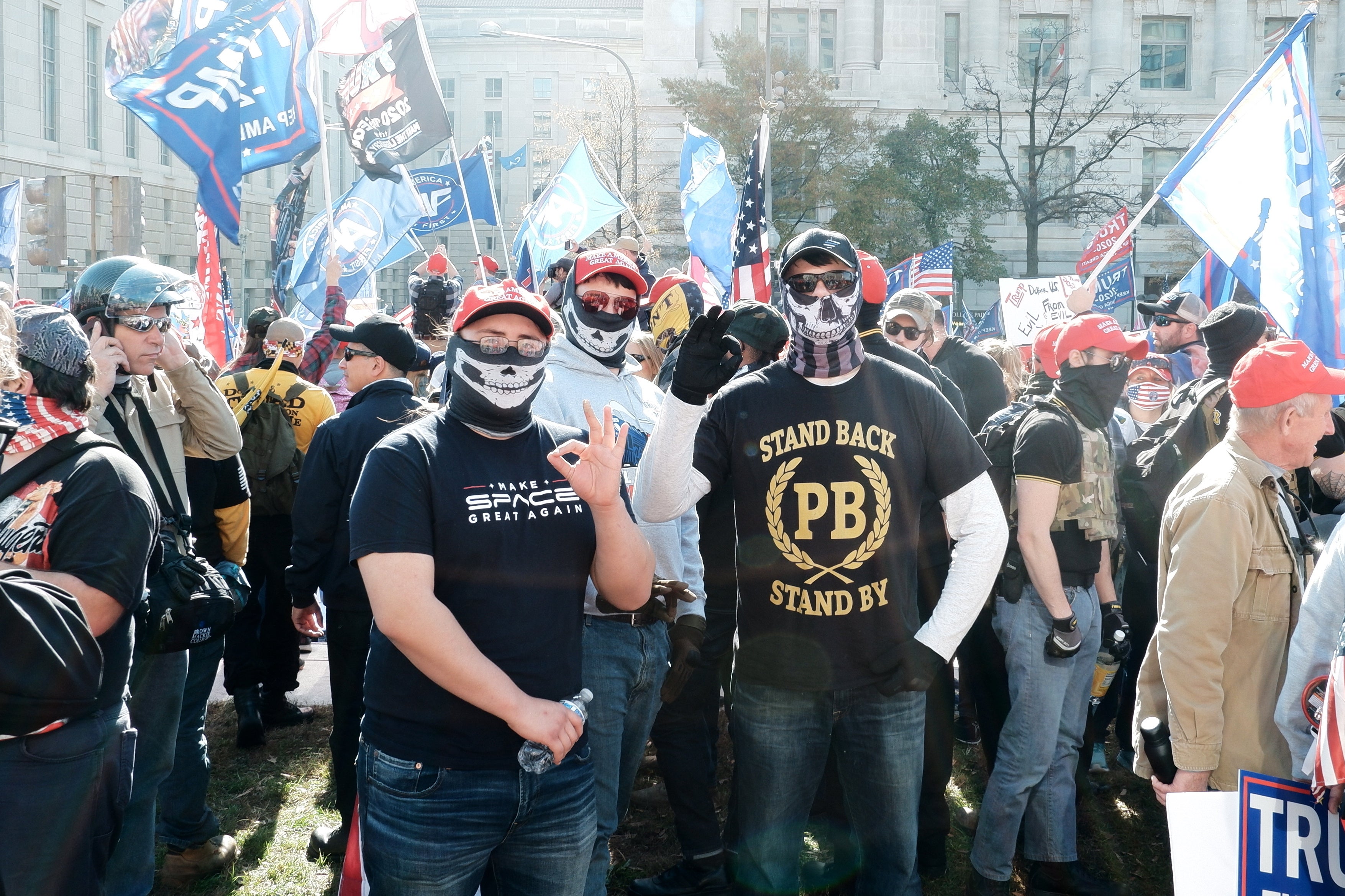 Los partidarios de este movimiento han protestado en diversas ocasiones en DC y han mostrado su apoyo a Trump