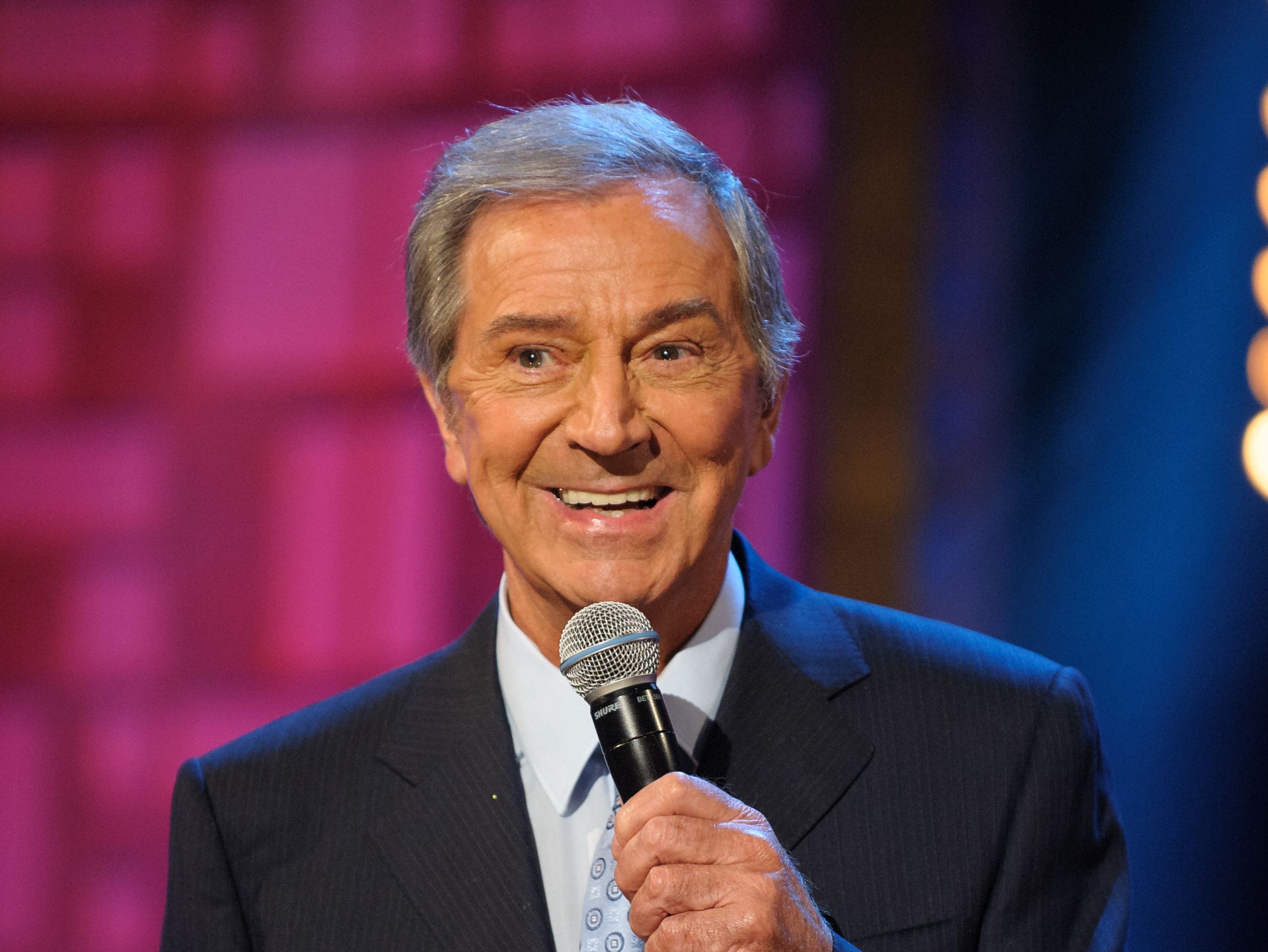 El legendario artista británico, Des O’Connor, fallece a los 88 años