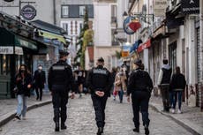 La policía aumenta los controles de bloqueo por coronavirus en París
