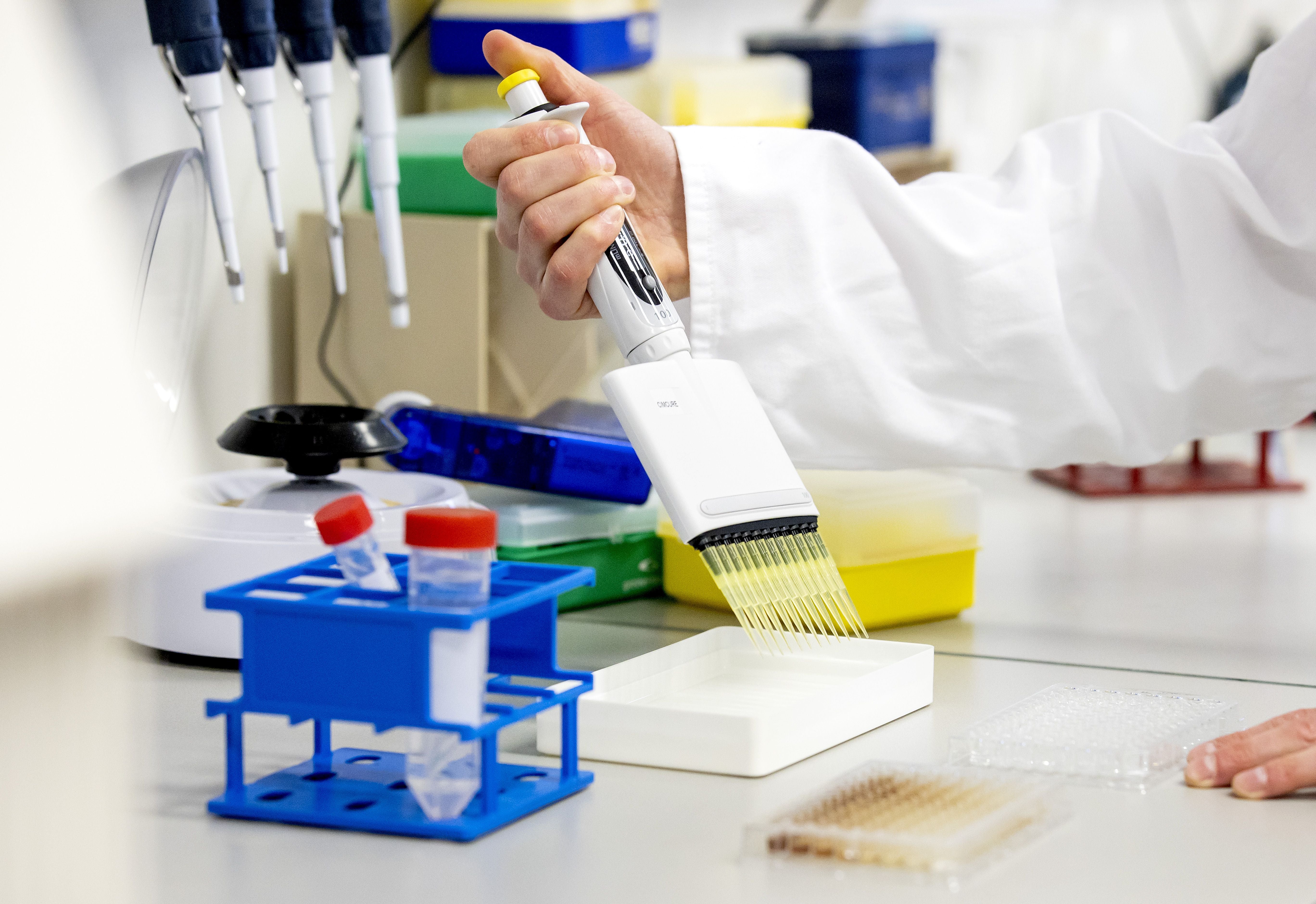 La vacuna COVID-19 de Moderna es casi 95% efectiva