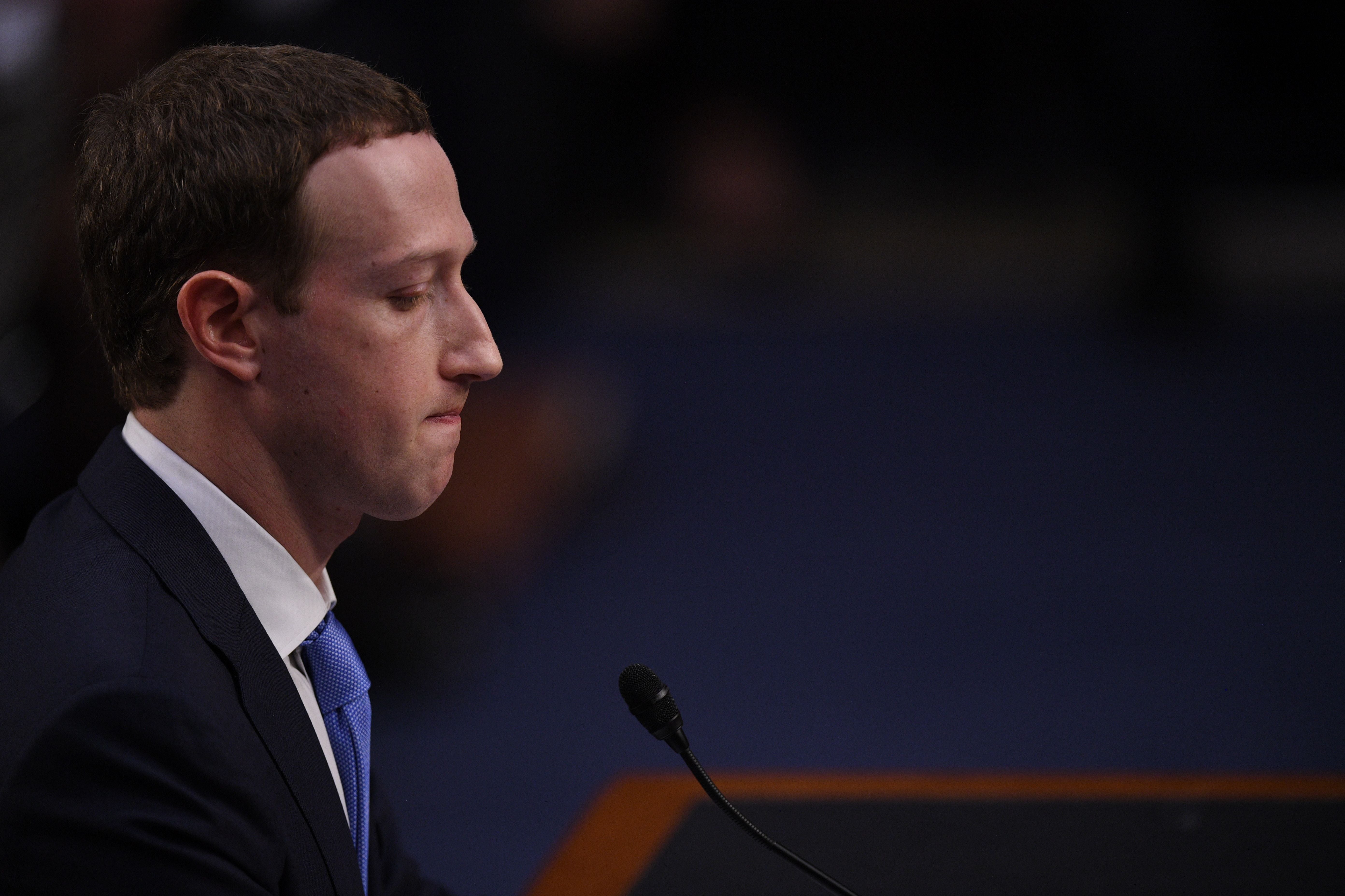 Las medidas implementadas por Mark Zuckerberg han ocasionado críticas al interior de su empresa