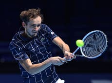Finales ATP 2020: Medvedev sorprende a Djokovic y avanza a semifinales