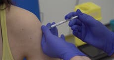 Oxford prevé resultados de vacuna contra COVID para Navidad