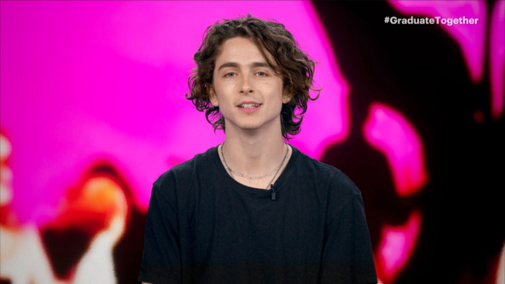 Timothée Chalamet comparte fotos de obsequios enviados por admiradores