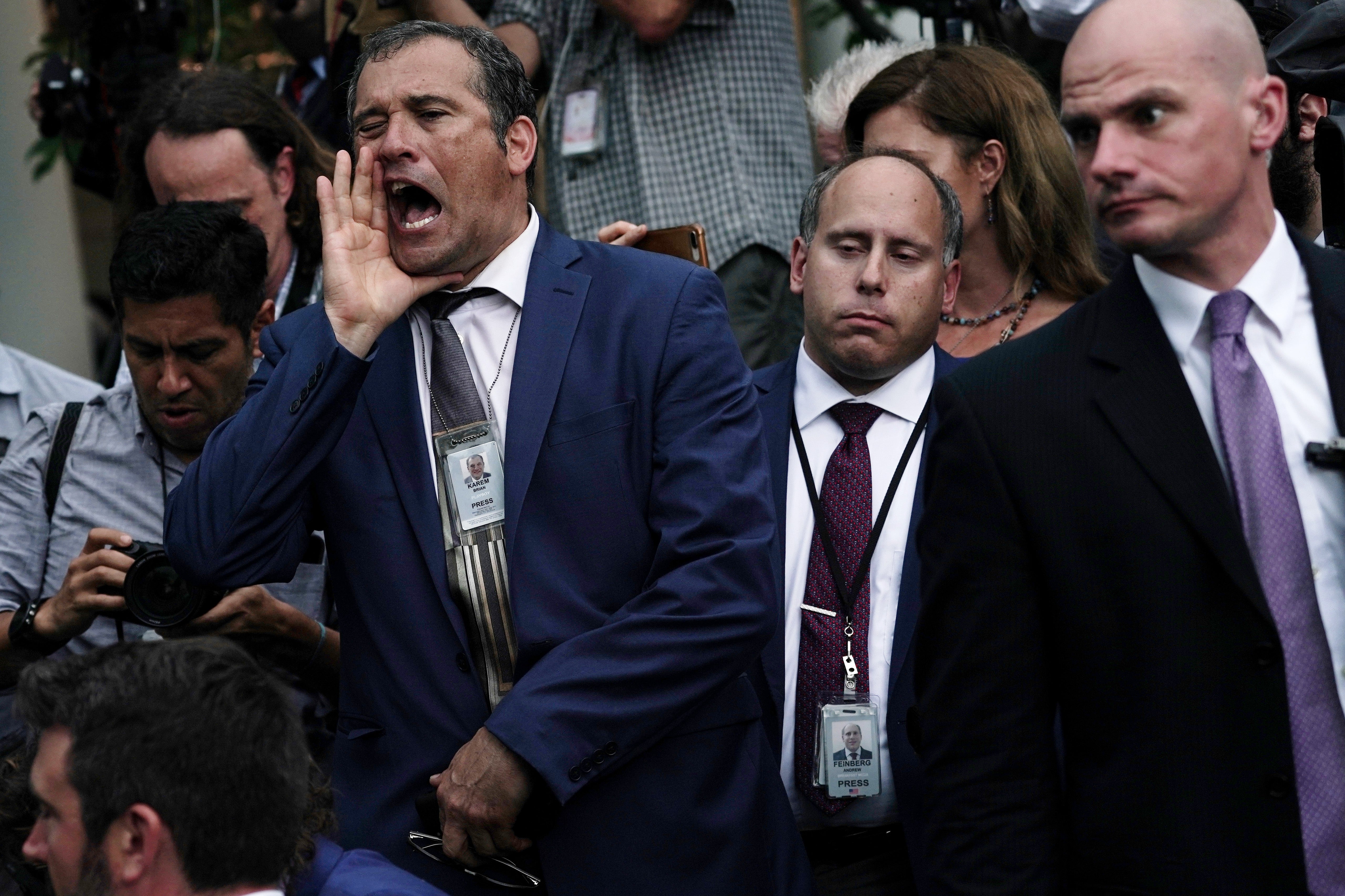 “¿Cuándo admitirá que perdió?” preguntan a funcionaria de Trump