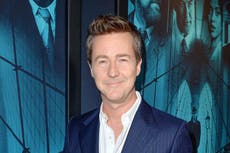 Edward Norton se une a Daniel Craig y Dave Bautista en el elenco de Knives Out 2