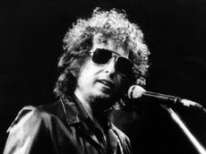 Viejos documentos perdidos de Bob Dylan son subastados por casi medio millón de dólares