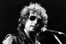 Viejos documentos perdidos de Bob Dylan son subastados por casi medio millón de dólares
